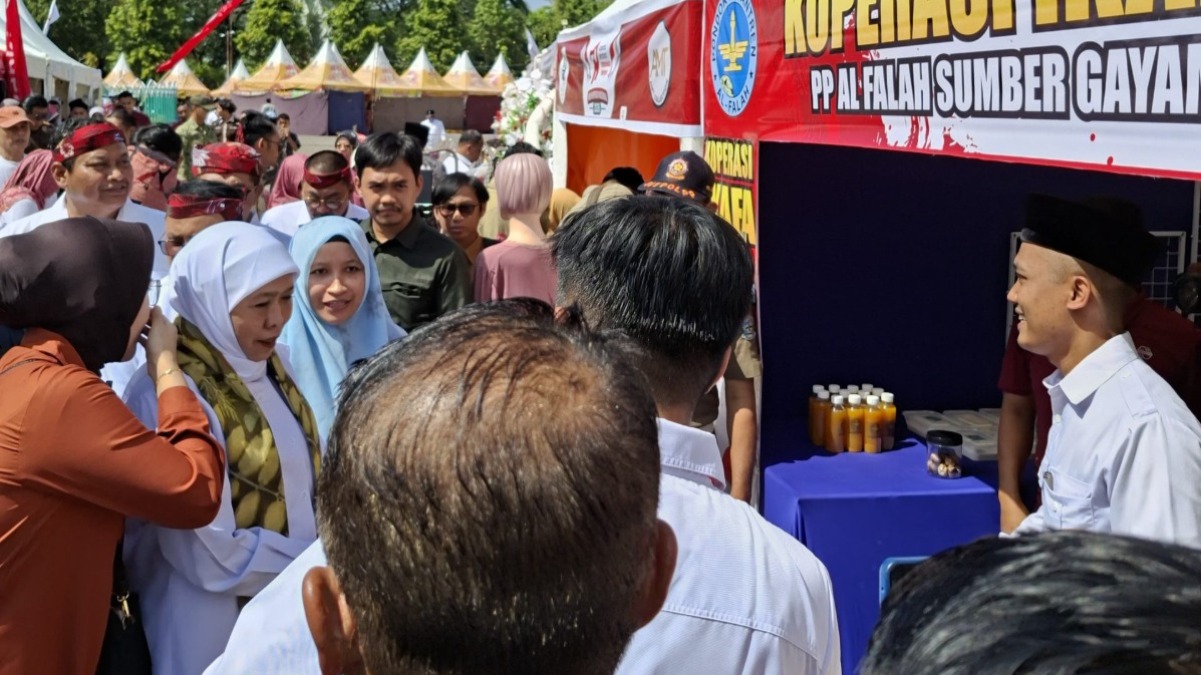 Gubernur Khofifah Borong Produk Unggulan Koperasi IKAFA