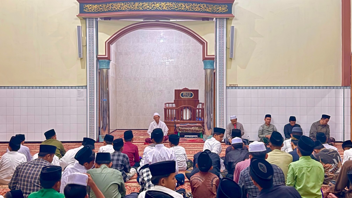 Pererat Tali Siaturrahim, Keluarga Besar Sumber Gayam Peringati Haul Nyai Hj. Hafshah Zayyadi